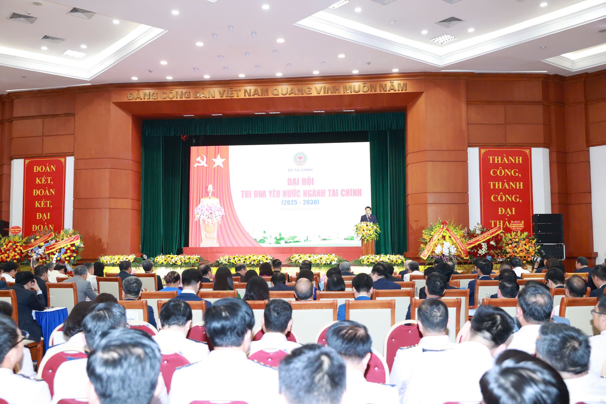 מדיניות פיסקלית 2021-2025: פרואקטיבית, גמישה, יעילה - תמונה 1. Chính sách tài khóa 2021-2025: Chủ động, linh hoạt, hiệu quả- Ảnh 1.