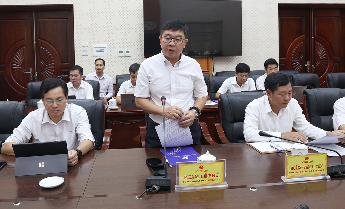 Đẩy nhanh tiến độ đầu tư xây dựng các dự án truyền tải điện trên địa bàn tỉnh Hưng Yên- Ảnh 2.