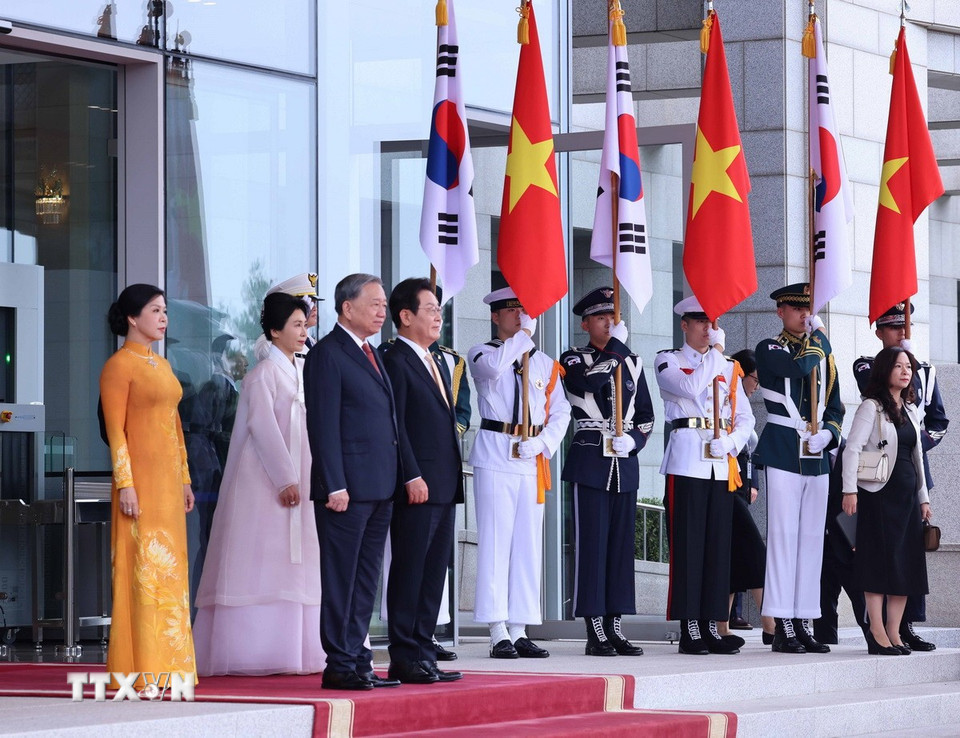 Tổng thống Hàn Quốc chủ trì Lễ đón trọng thể Tổng Bí thư Tô Lâm và Phu nhân- Ảnh 2.