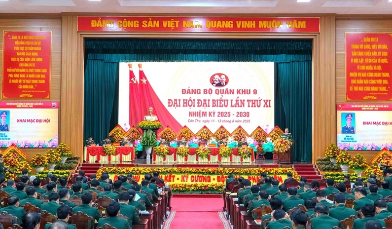Tiếp tục xây dựng lực lượng vũ trang Quân khu 9 vững mạnh toàn diện 'mẫu mực, tiêu biểu'- Ảnh 1.