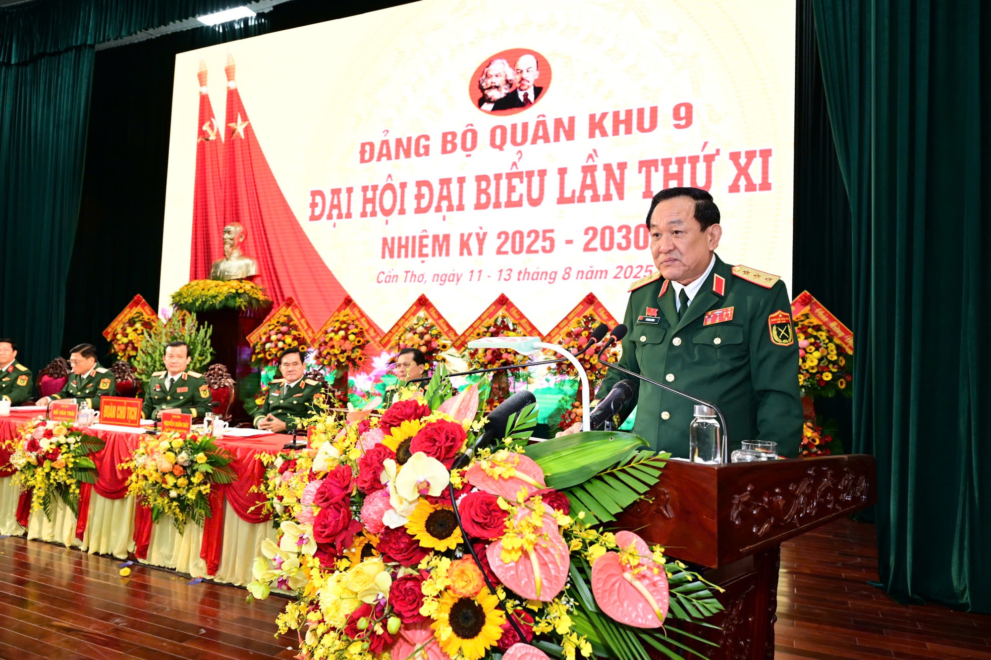 Tiếp tục xây dựng lực lượng vũ trang Quân khu 9 vững mạnh toàn diện 'mẫu mực, tiêu biểu'- Ảnh 2.