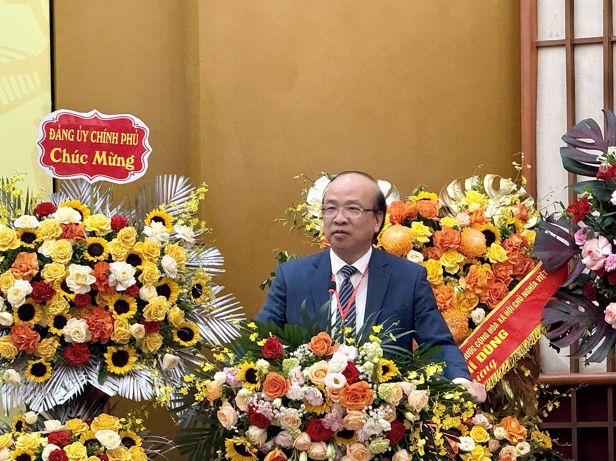 Đưa Viện Hàn lâm Khoa học xã hội Việt Nam phát triển ngang tầm với các cơ sở nghiên cứu tiên tiến trong khu vực và thế giới- Ảnh 2. Đưa Viện Hàn lâm Khoa học xã hội Việt Nam phát triển ngang tầm với các cơ sở nghiên cứu tiên tiến trong khu vực và thế giới- Ảnh 2.