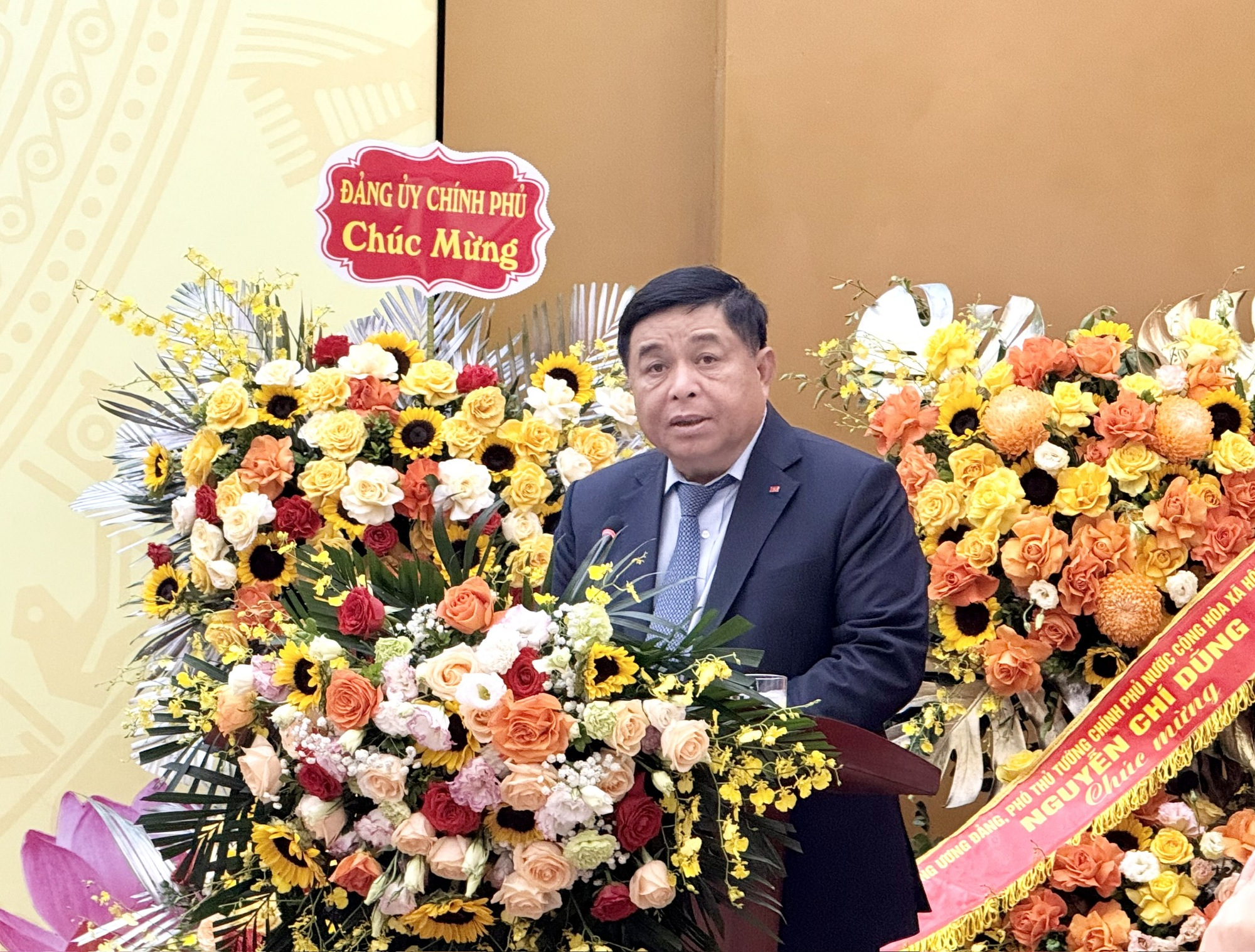 Đưa Viện Hàn lâm Khoa học xã hội Việt Nam phát triển ngang tầm với các cơ sở nghiên cứu tiên tiến trong khu vực và thế giới- Ảnh 1. Đưa Viện Hàn lâm Khoa học xã hội Việt Nam phát triển ngang tầm với các cơ sở nghiên cứu tiên tiến trong khu vực và thế giới- Ảnh 1.