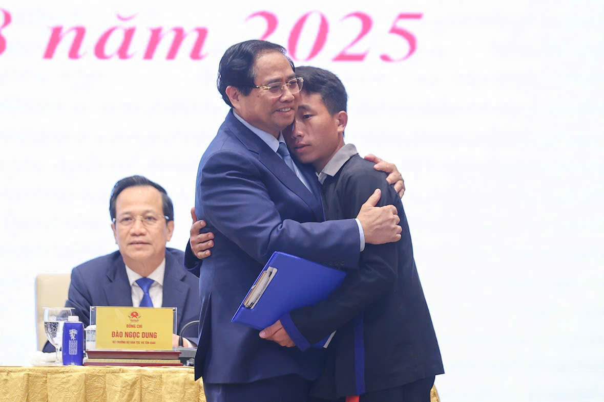 Trưởng bản Mùa A Thi: Mang tiếng nói của bản làng vùng cao đến với Thủ đô- Ảnh 1.