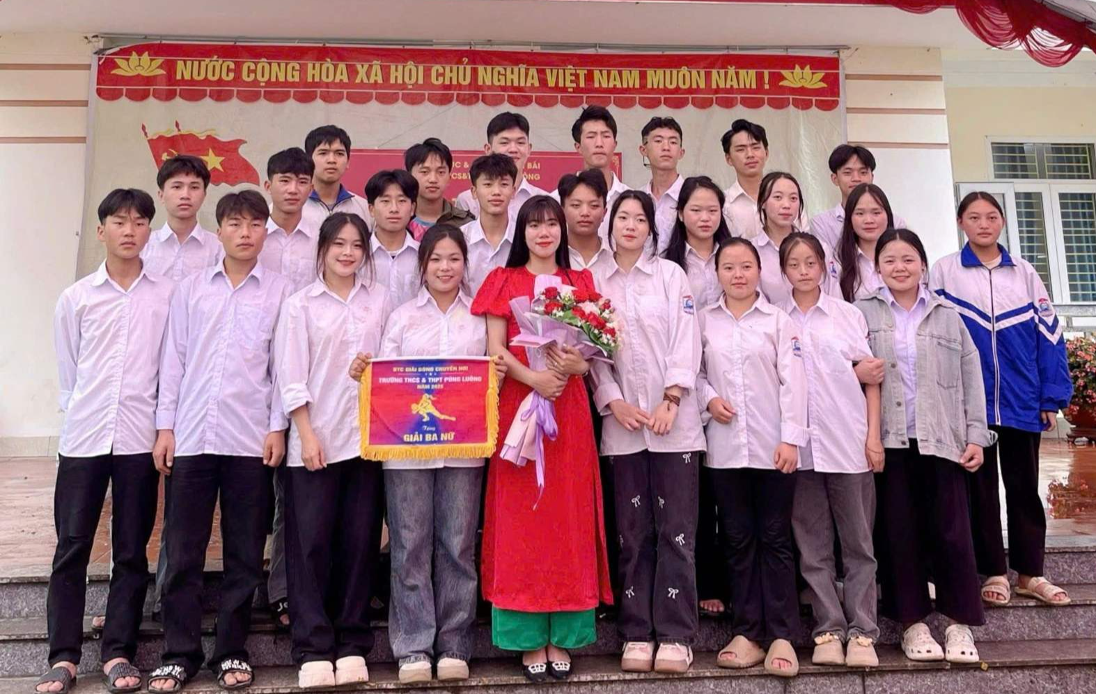 Chính sách mới tiếp sức giáo viên vùng cao và đô thị- Ảnh 1.
