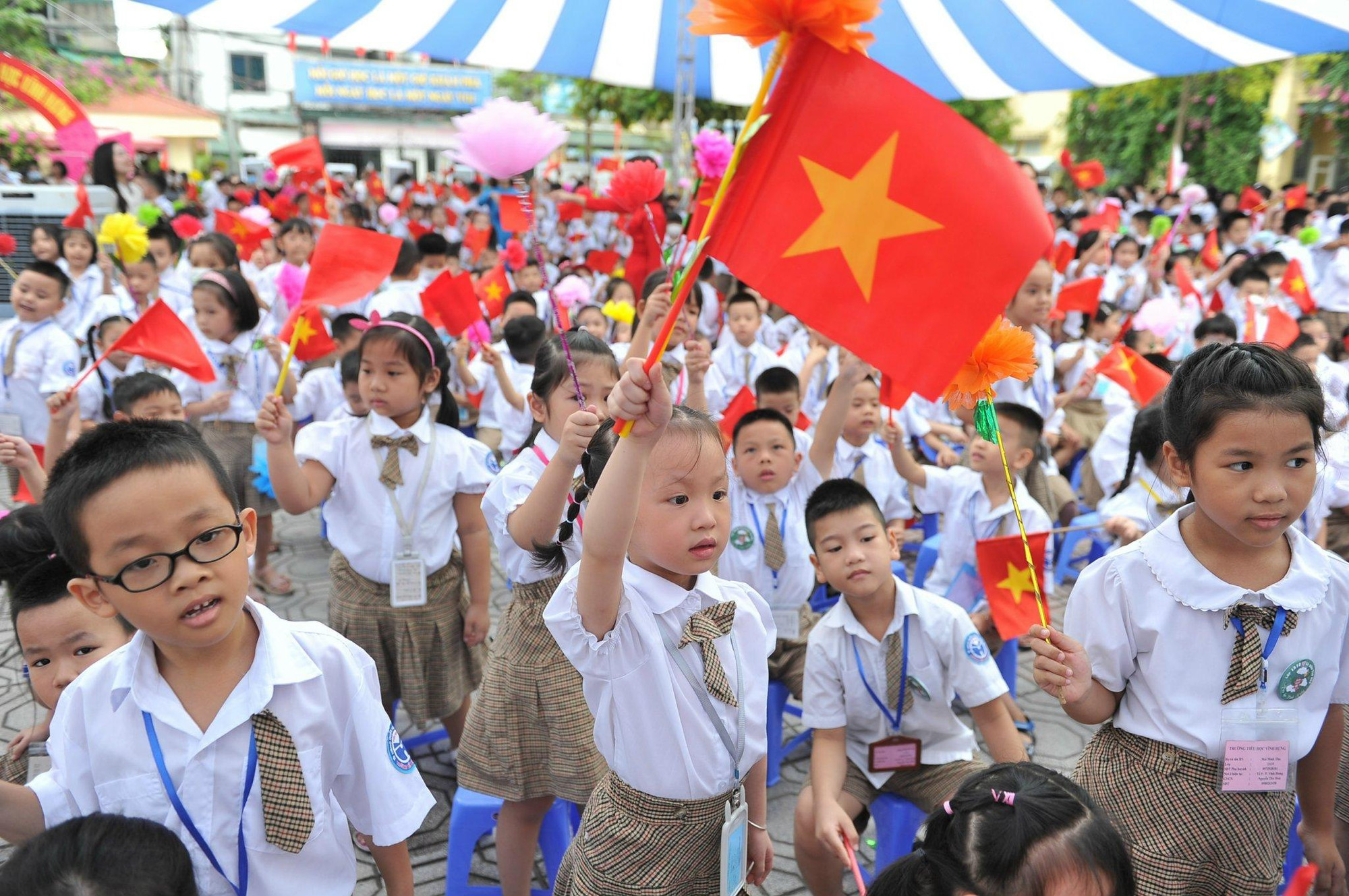 CHI TIẾT Lễ khai giảng năm học mới - Ảnh 1.