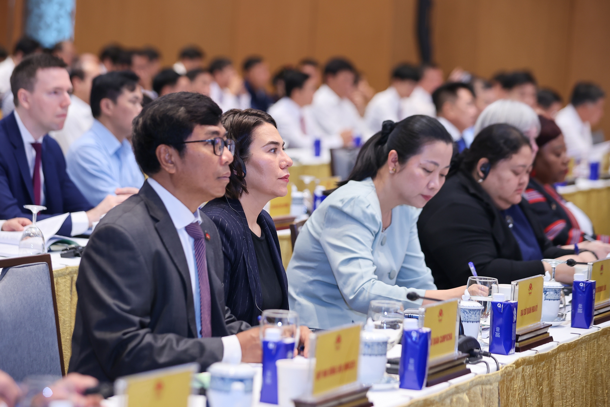 Thủ tướng: Có chính sách ưu tiên, nguồn lực ưu tiên, tín dụng ưu tiên với vùng đồng bào dân tộc thiểu số và miền núi- Ảnh 8.