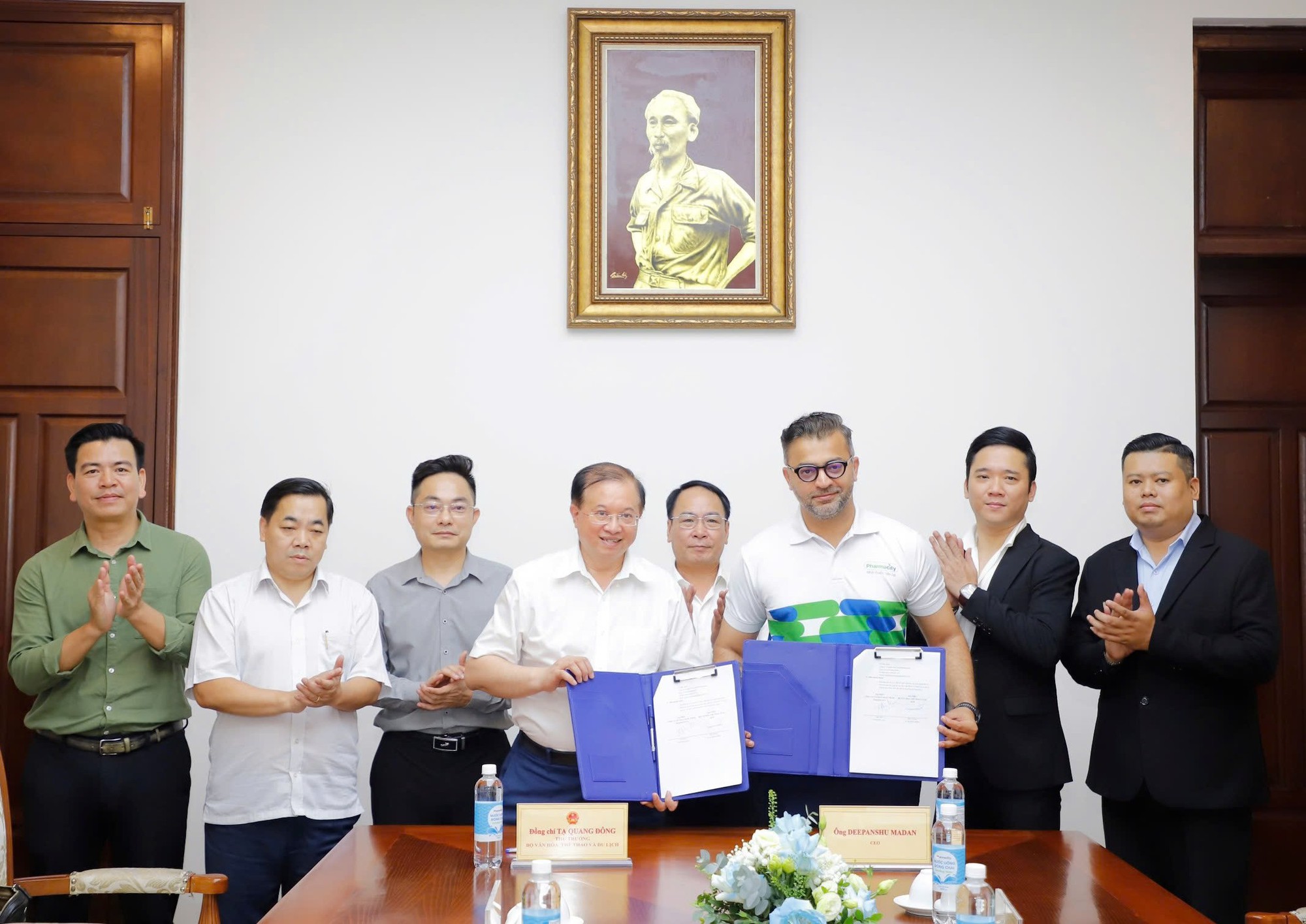Pharmacity phối hợp Bộ Văn hóa, Thể thao và Du lịch chăm sóc sức khỏe người dân dịp đại lễ 2/9- Ảnh 1. Pharmacity phối hợp Bộ Văn hóa, Thể thao và Du lịch chăm sóc sức khỏe người dân dịp đại lễ 2/9- Ảnh 1.
