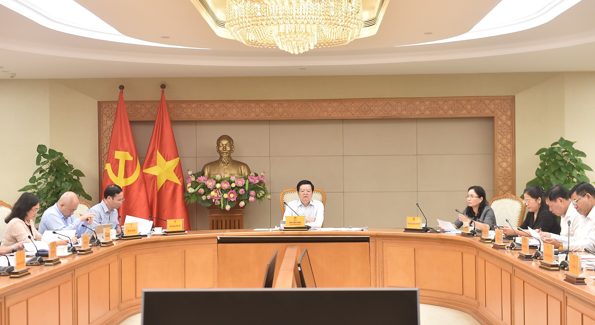 Khẩn trương tổ chức thẩm định báo cáo nghiên cứu khả thi Chương trình mục tiêu quốc gia về phát triển văn hóa giai đoạn 2025-2035- Ảnh 2. Khẩn trương tổ chức thẩm định báo cáo nghiên cứu khả thi Chương trình mục tiêu quốc gia về phát triển văn hóa giai đoạn 2025-2035- Ảnh 2.