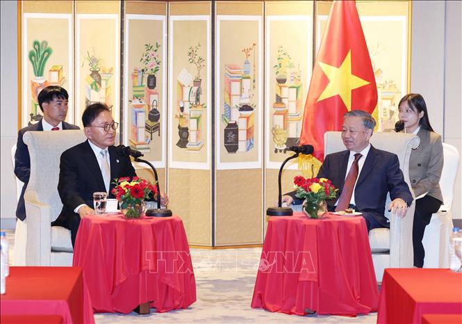 Tổng Bí thư Tô Lâm tiếp nguyên Tổng Lãnh sự danh dự Việt Nam tại Hàn Quốc- Ảnh 2. Tổng Bí thư Tô Lâm tiếp nguyên Tổng Lãnh sự danh dự Việt Nam tại Hàn Quốc- Ảnh 2.