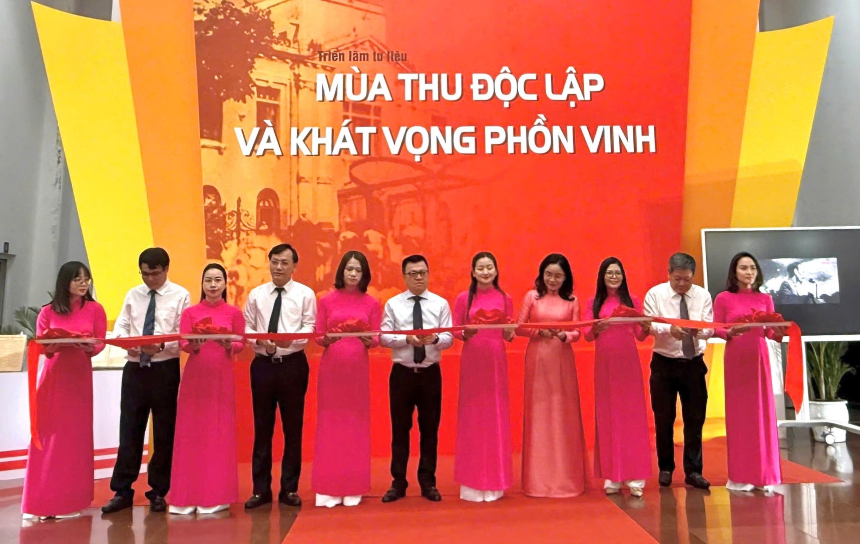 Gần 1.000 tư liệu tại triển lãm ‘Mùa thu độc lập và khát vọng phồn vinh’- Ảnh 1.