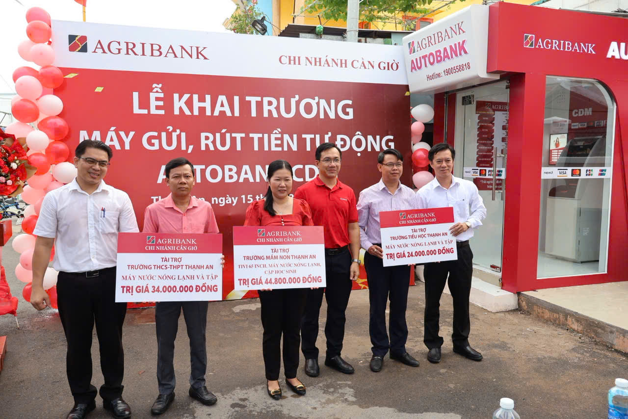 Agribank tiên phong 'phủ sóng' ngân hàng hiện đại tại xã đảo Thạnh An- Ảnh 4.