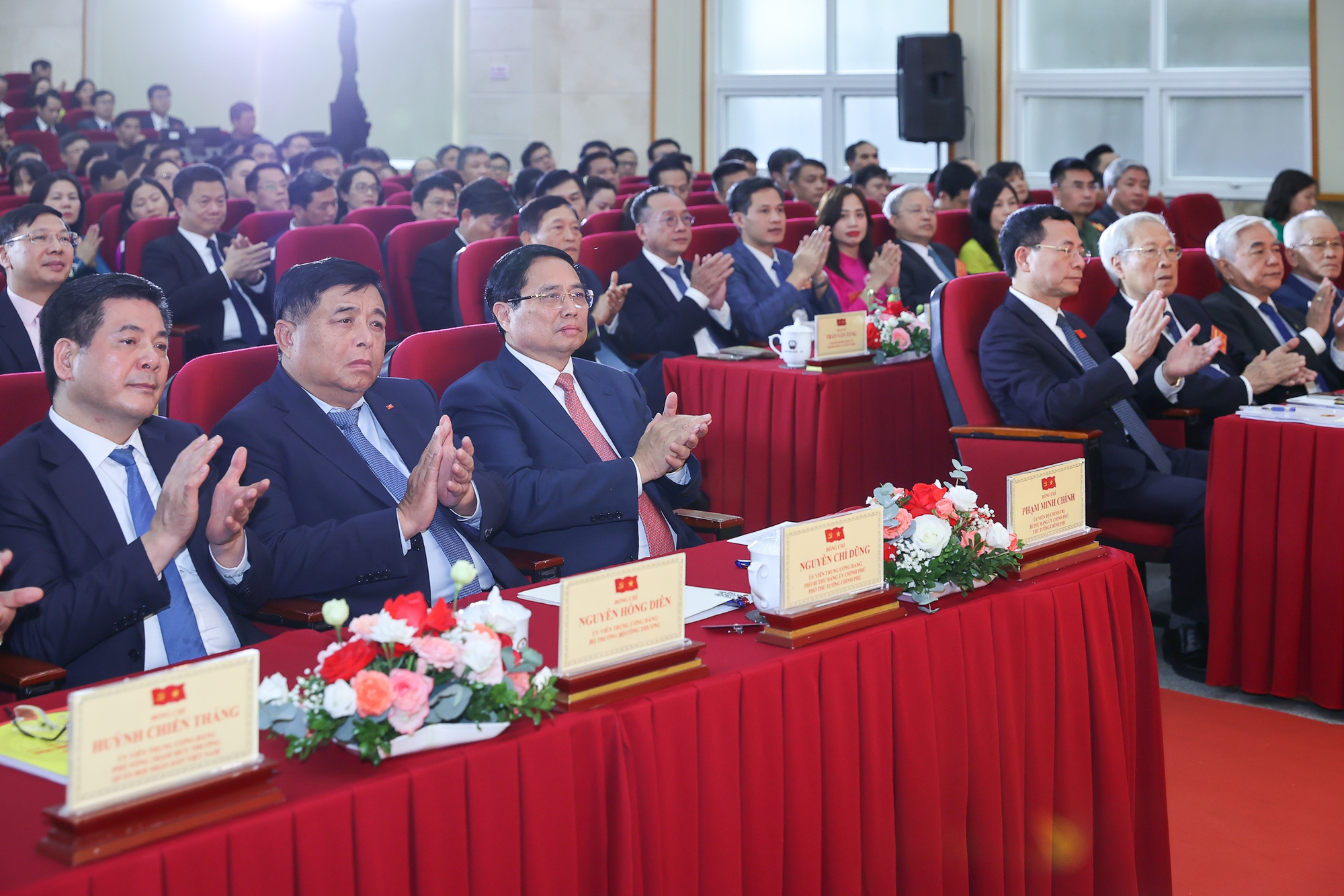 Thủ tướng: 'Con đường tất yếu' để Việt Nam vươn lên, trở thành nước phát triển, giàu mạnh- Ảnh 3.