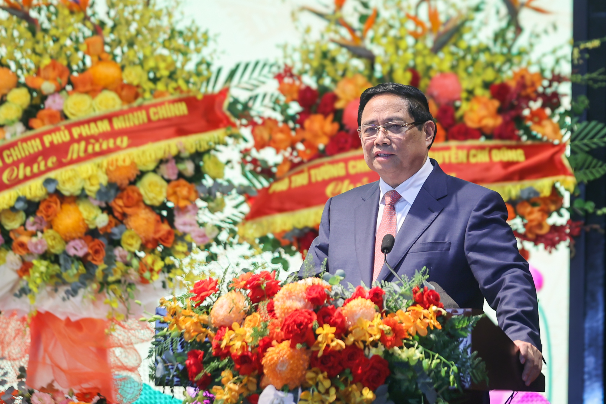 Thủ tướng: 'Con đường tất yếu' để Việt Nam vươn lên, trở thành nước phát triển, giàu mạnh- Ảnh 2.