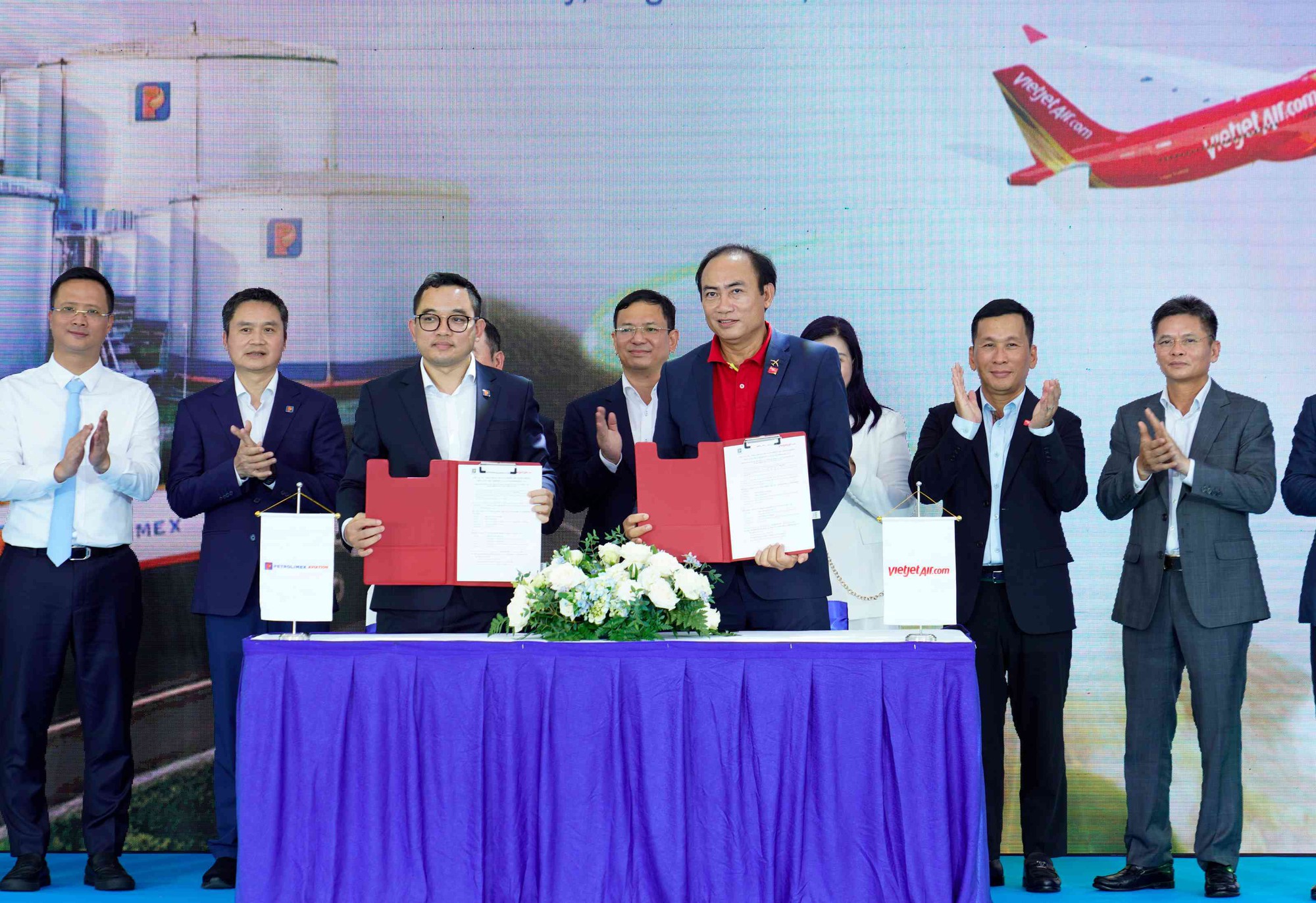 Đội bay Vietjet tiên phong sử dụng nhiên liệu hàng không bền vững SAF- Ảnh 1.