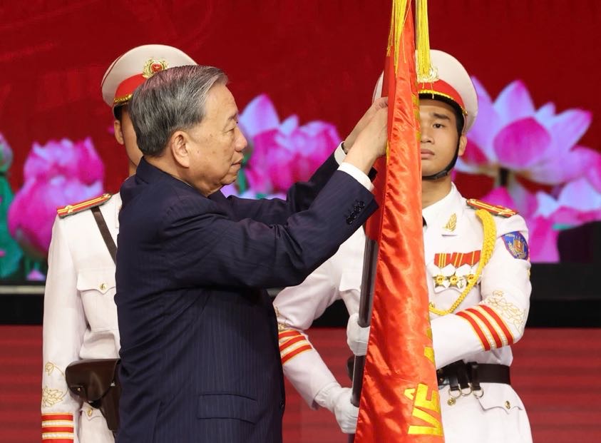 Lãnh đạo Đảng, Nhà nước dự lễ kỷ niệm 80 năm Ngày truyền thống Công an nhân dân và đón nhận Huân chương Sao Vàng lần thứ 5- Ảnh 3.
