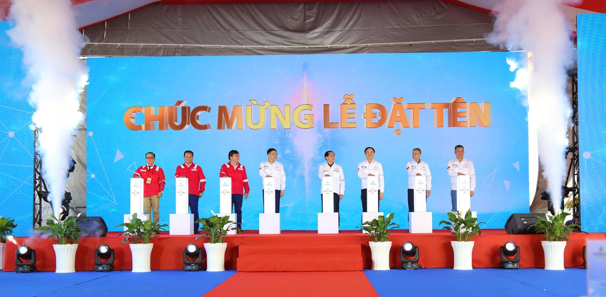 Giàn khoan PVD8 - biểu tượng tinh thần sáng tạo, kiên cường và khát vọng vươn xa của PV Drilling- Ảnh 1. Giàn khoan PVD8 - biểu tượng tinh thần sáng tạo, kiên cường và khát vọng vươn xa của PV Drilling- Ảnh 1.