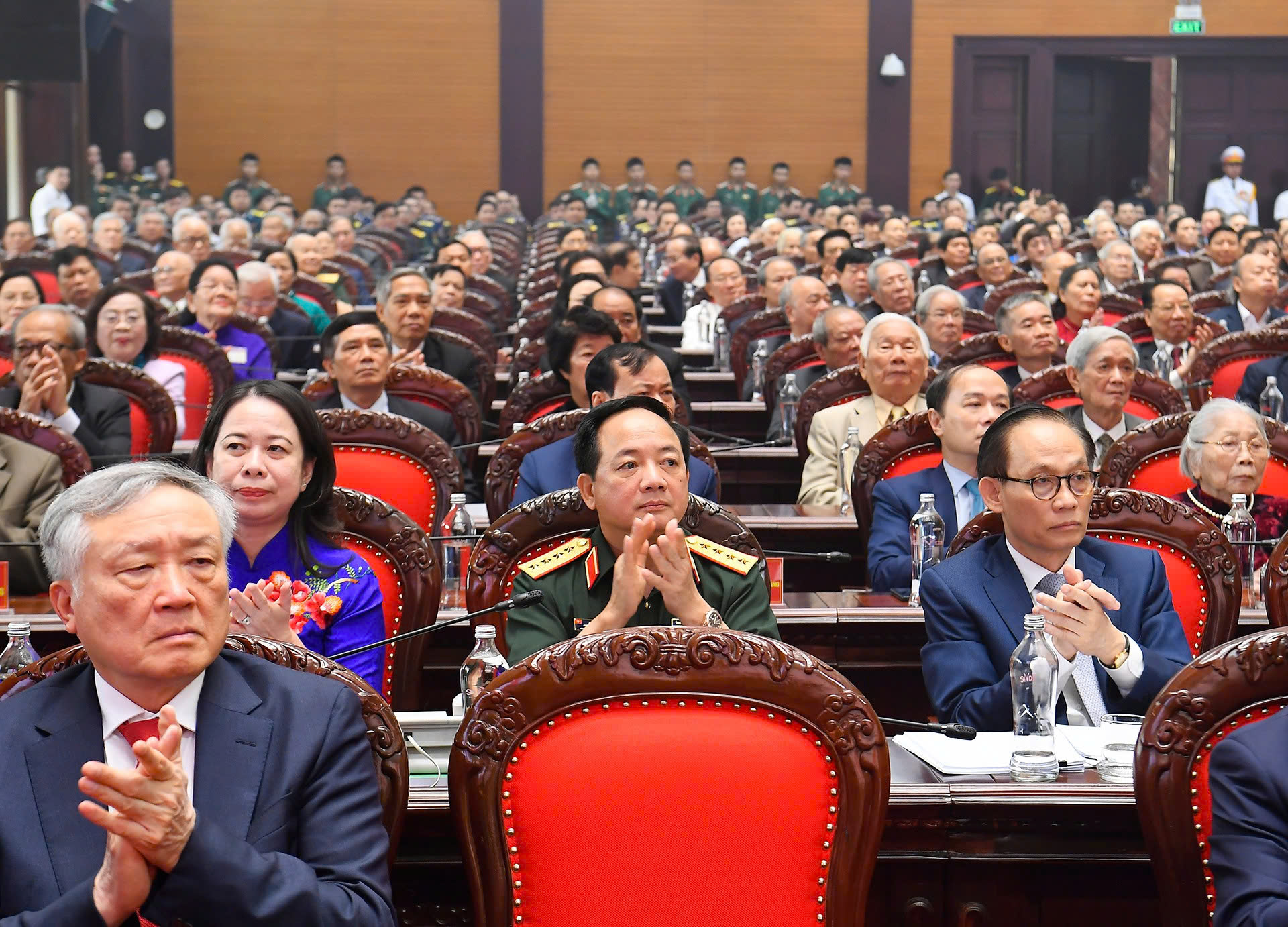 Chùm ảnh: Tổng Bí thư Tô Lâm gặp mặt các đồng chí lãnh đạo, nguyên lãnh đạo Đảng và Nhà nước, các ban, bộ, ngành- Ảnh 5.