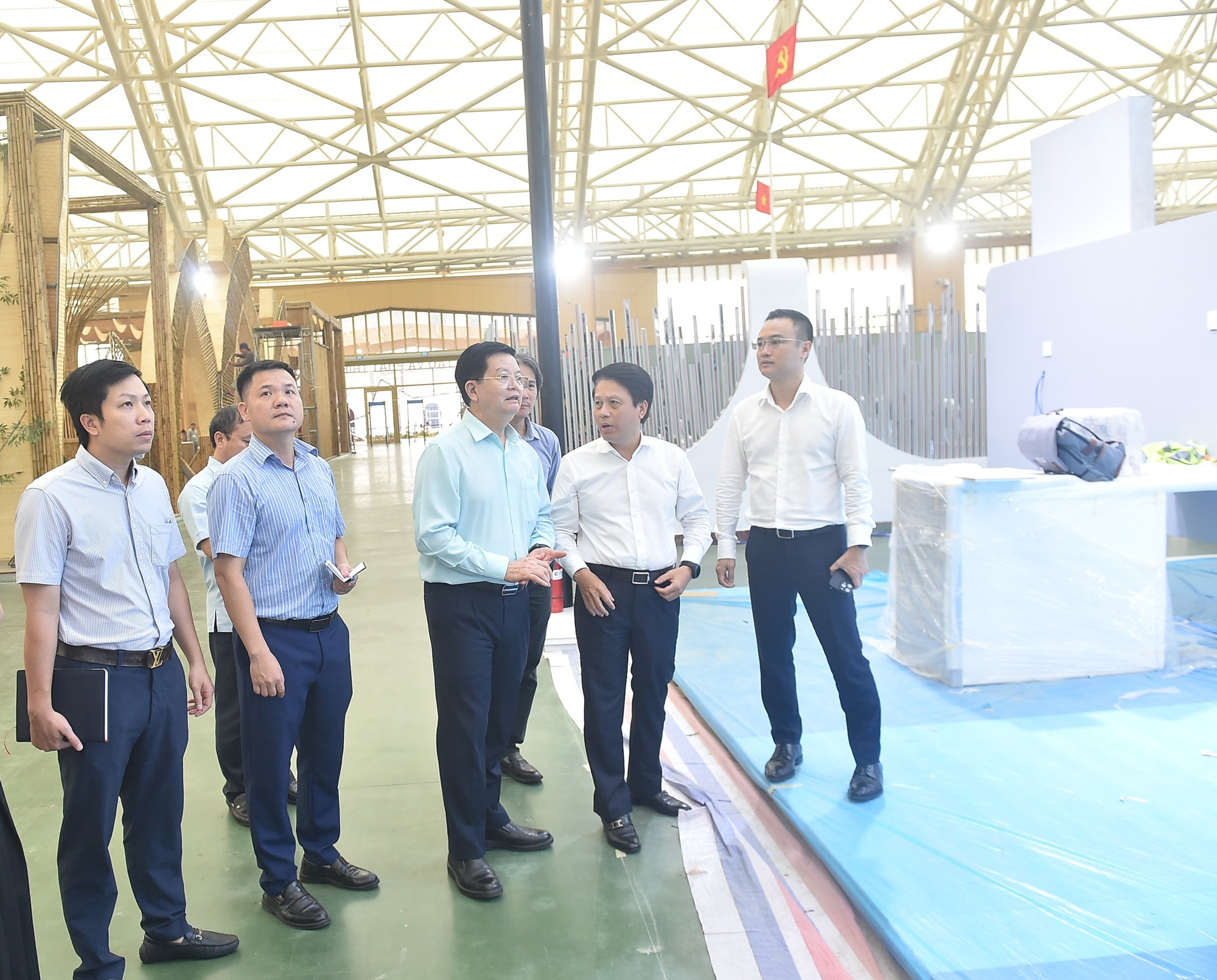 Tăng tốc hoàn thiện các hạng mục thi công gian trưng bày Triển lãm thành tựu 80 năm Quốc khánh- Ảnh 2.
