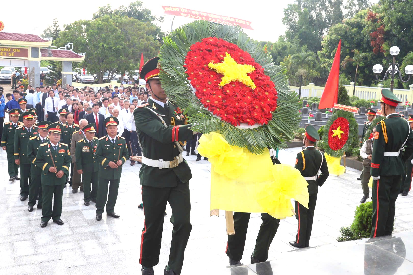 Quảng Ngãi kỷ niệm 60 năm Chiến thắng Vạn Tường- Ảnh 2. Quảng Ngãi kỷ niệm 60 năm Chiến thắng Vạn Tường- Ảnh 2.