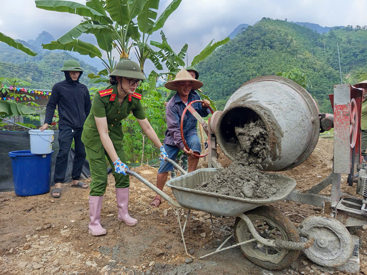 Chiến dịch thần tốc xóa nhà tạm giữa núi rừng Việt Bắc của lực lượng CAND- Ảnh 2.