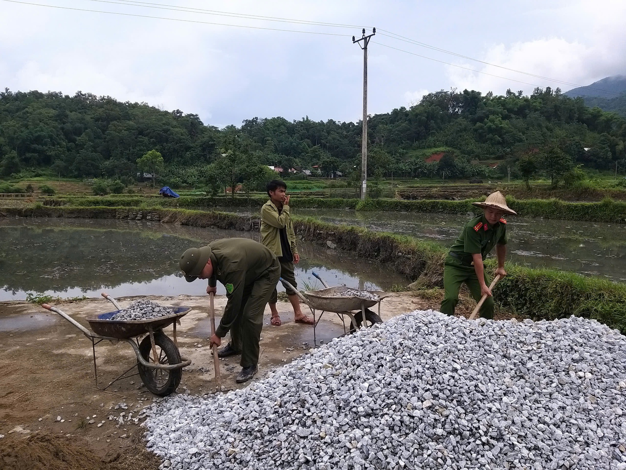 Chiến dịch thần tốc xóa nhà tạm giữa núi rừng Việt Bắc của lực lượng CAND- Ảnh 5.