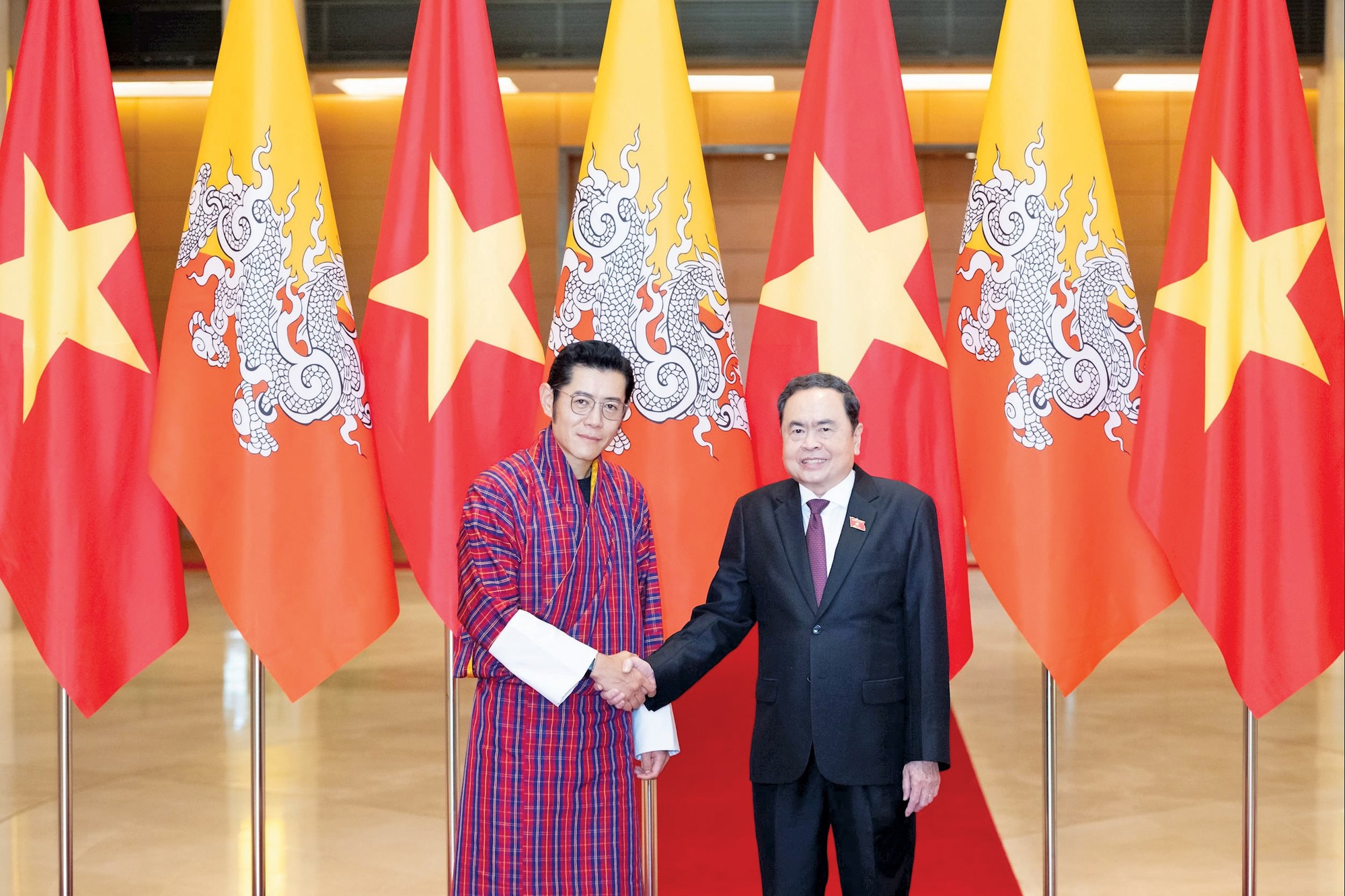 Chủ tịch Quốc hội Trần Thanh Mẫn hội kiến Quốc vương Bhutan- Ảnh 1. Chủ tịch Quốc hội Trần Thanh Mẫn hội kiến Quốc vương Bhutan- Ảnh 1.