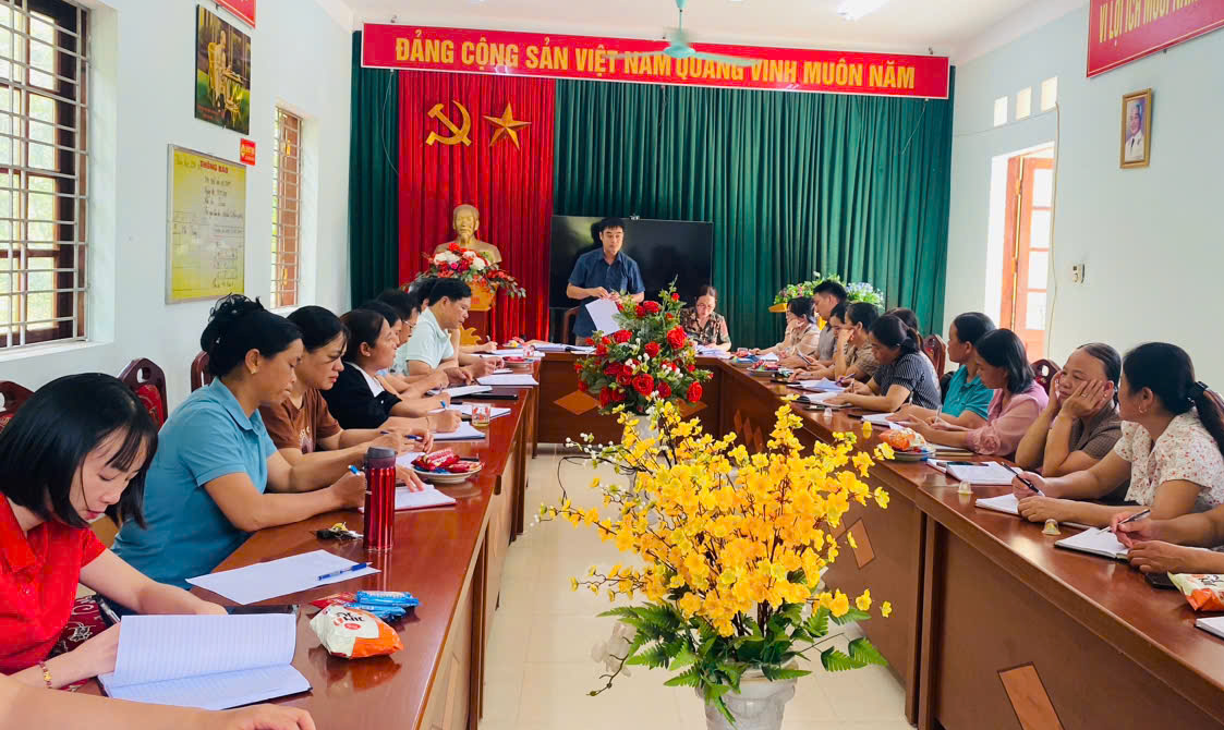 Gieo chữ nơi biên viễn: Tấm lòng người thầy, người cô- Ảnh 2.