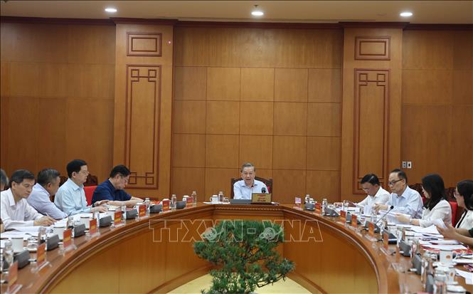 Tổng Bí thư: Công tác chuẩn bị, tổ chức Lễ kỷ niệm, diễu binh, diễu hành phải thật sự chu đáo, an toàn- Ảnh 2. Tổng Bí thư: Công tác chuẩn bị, tổ chức Lễ kỷ niệm, diễu binh, diễu hành phải thật sự chu đáo, an toàn- Ảnh 2.