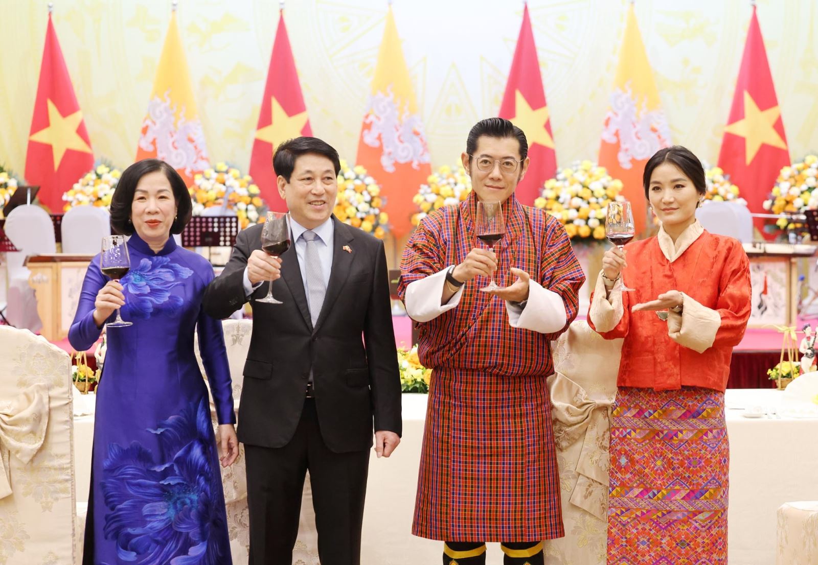 Chủ tịch nước Lương Cường chủ trì chiêu đãi cấp nhà nước Quốc vương Bhutan- Ảnh 4. Chủ tịch nước Lương Cường chủ trì chiêu đãi cấp nhà nước Quốc vương Bhutan- Ảnh 4.
