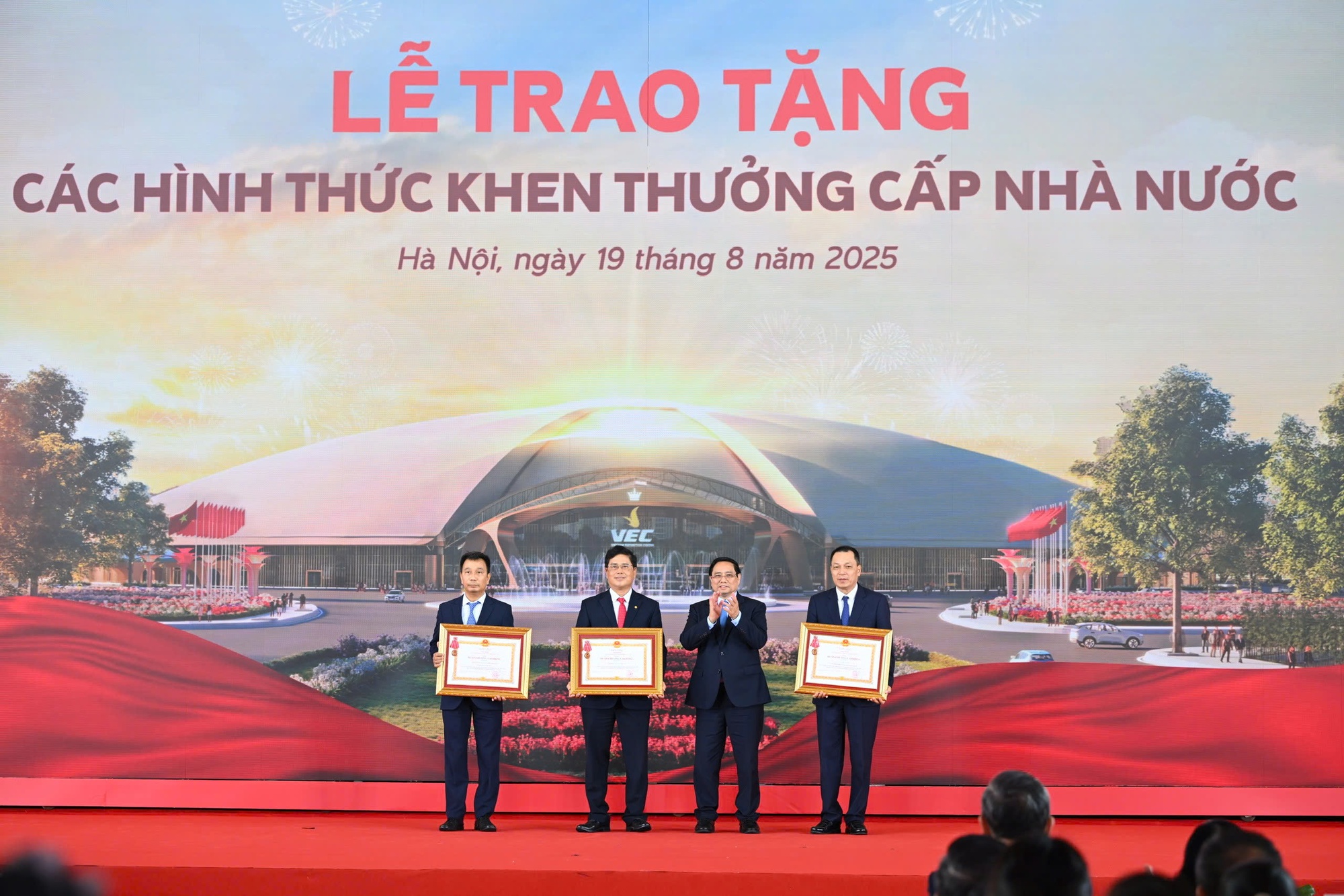 EVN, EVNNPT nhận Huân chương Lao động với công trình 500 kV mạch 3- Ảnh 1. EVN, EVNNPT nhận Huân chương Lao động với công trình 500 kV mạch 3- Ảnh 1.