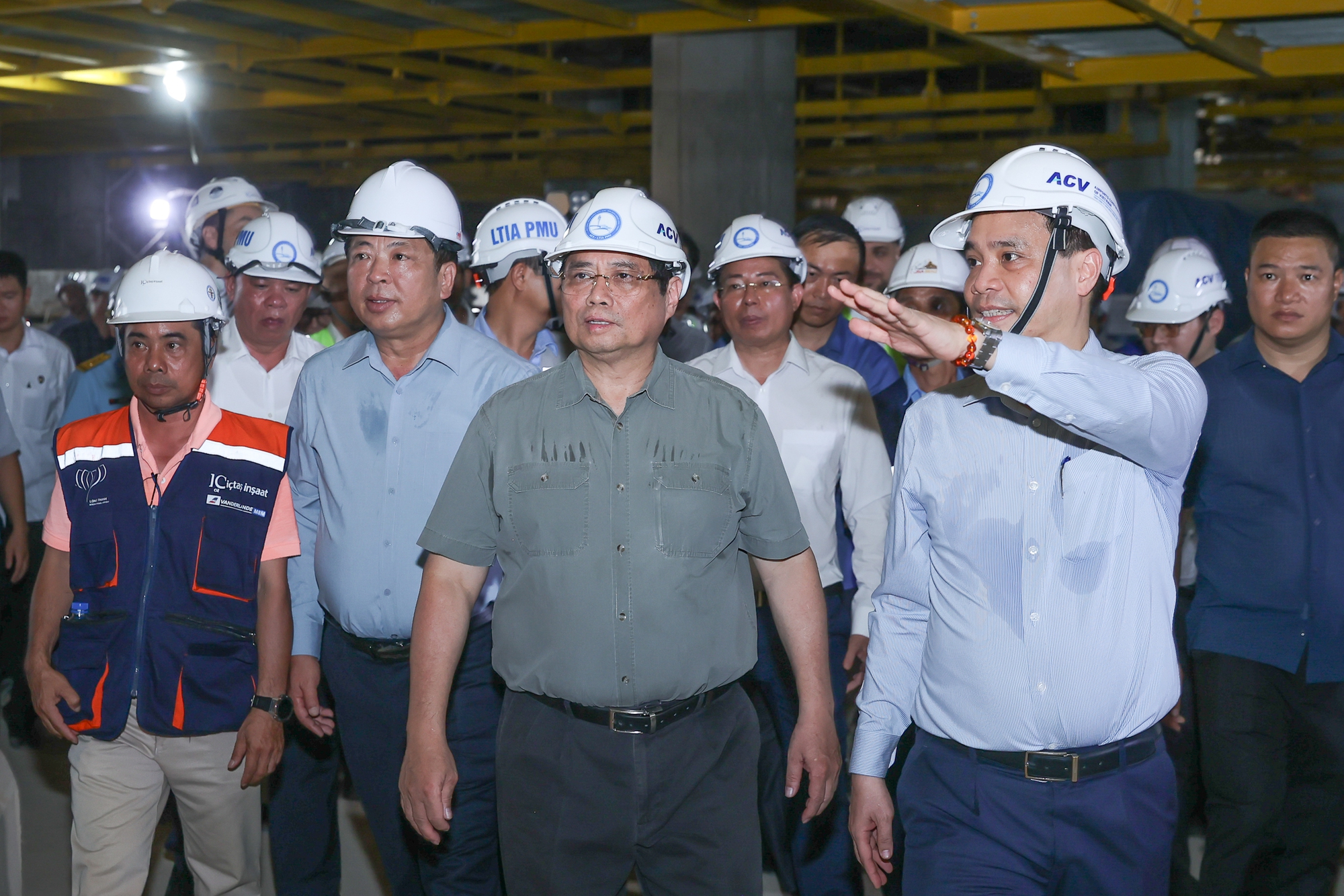 Thủ tướng lần thứ 8 kiểm tra sân bay Long Thành, yêu cầu cơ bản hoàn thành vào 19/12/2025- Ảnh 4. Thủ tướng lần thứ 8 kiểm tra sân bay Long Thành, yêu cầu cơ bản hoàn thành vào 19/12/2025- Ảnh 4.
