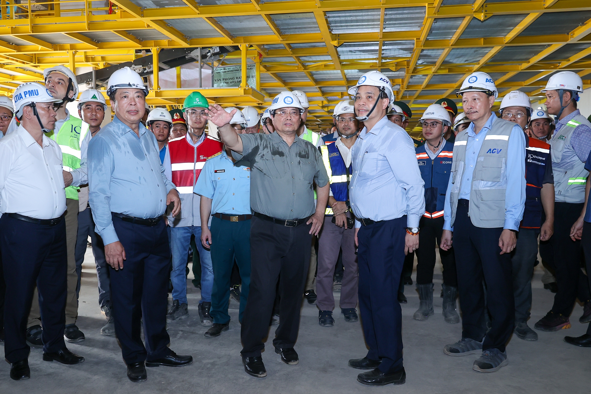 Thủ tướng lần thứ 8 kiểm tra sân bay Long Thành, yêu cầu cơ bản hoàn thành vào 19/12/2025- Ảnh 5. Thủ tướng lần thứ 8 kiểm tra sân bay Long Thành, yêu cầu cơ bản hoàn thành vào 19/12/2025- Ảnh 5.