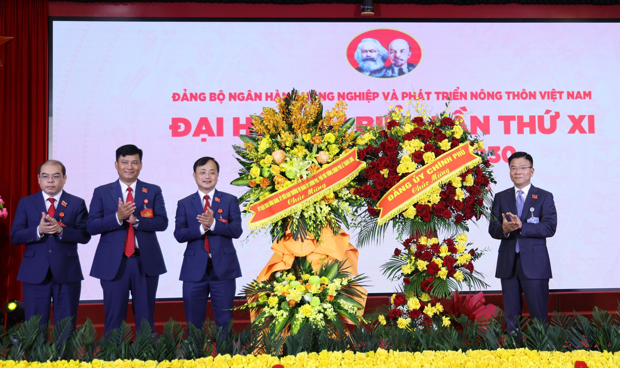 Xây dựng Agribank là định chế tài chính hàng đầu cho lĩnh vực tam nông- Ảnh 6. Xây dựng Agribank là định chế tài chính hàng đầu cho lĩnh vực tam nông- Ảnh 6.