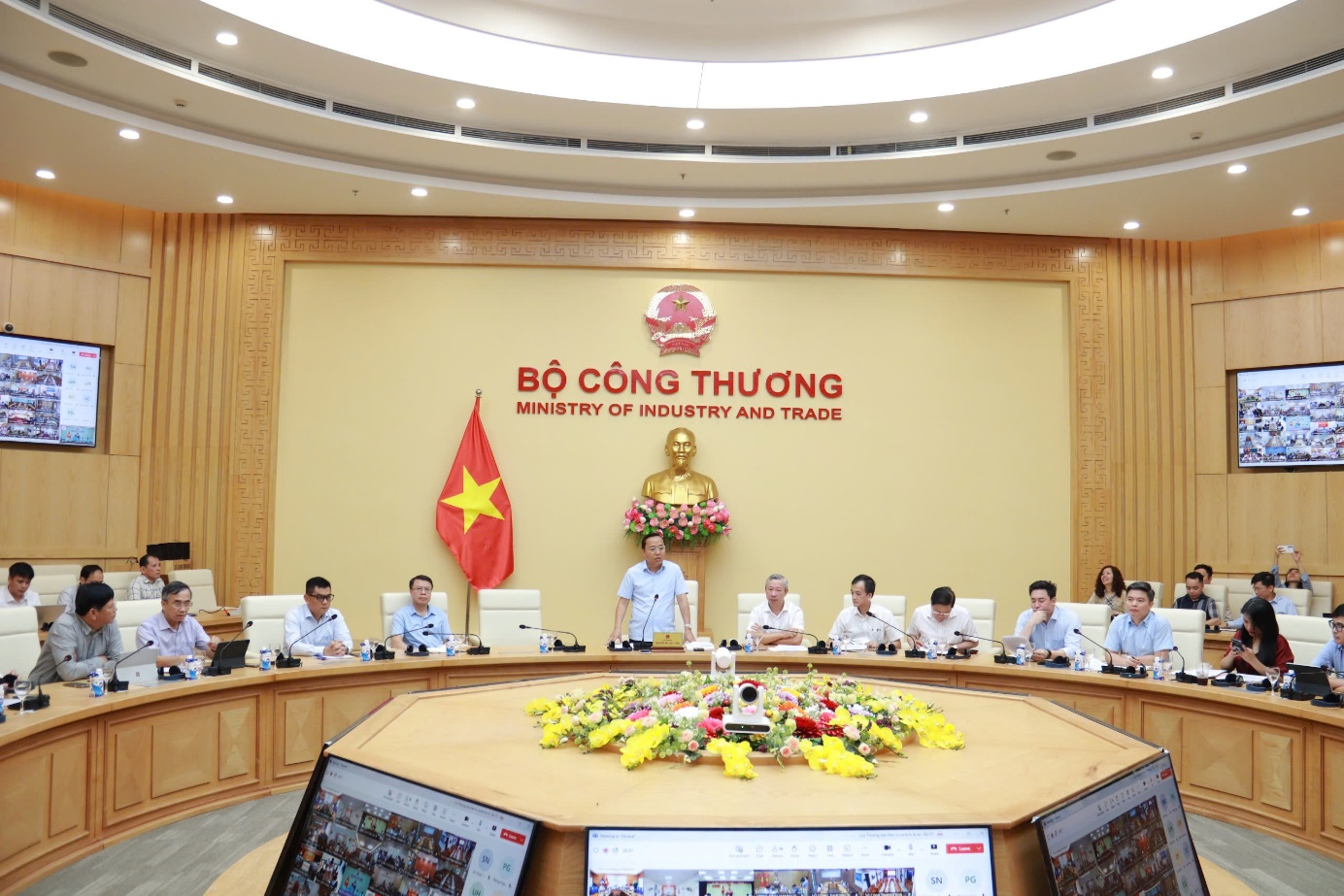 Tháo gỡ rào cản cho cơ chế mua bán điện trực tiếp và phát triển năng lượng tái tạo- Ảnh 1.