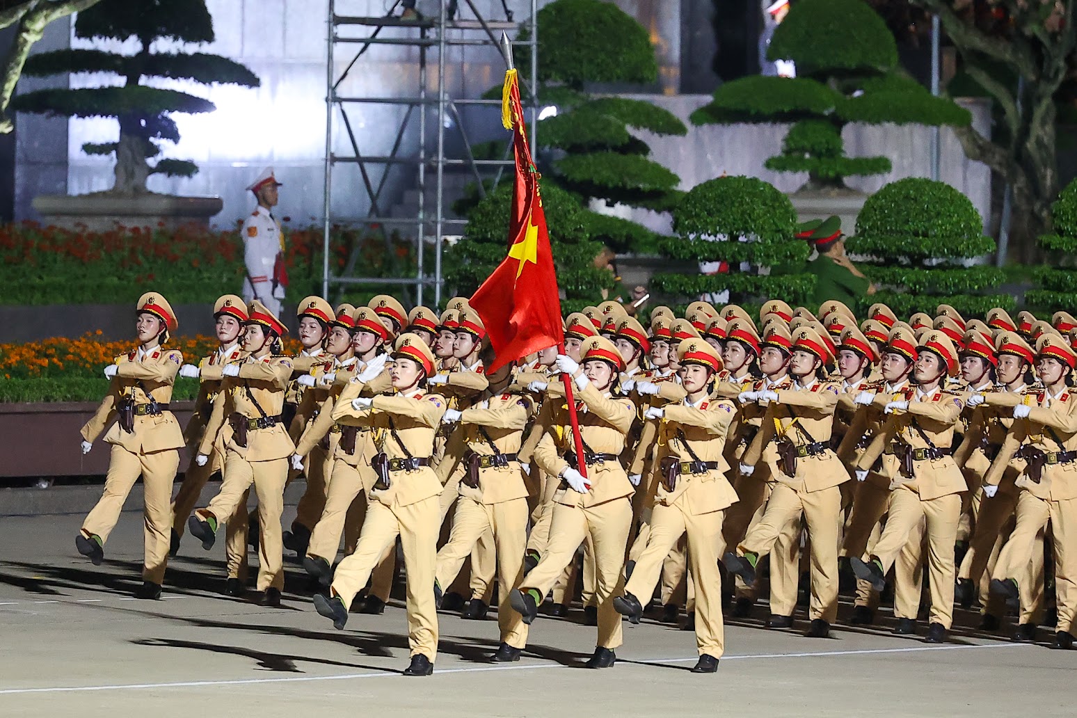 Chùm ảnh: Các lực lượng tổng hợp luyện diễu binh, diễu hành tại Quảng trường Ba Đình- Ảnh 15.