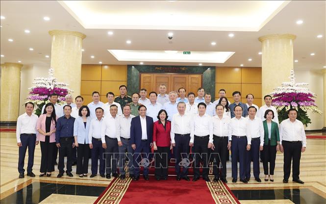 Bộ Chính trị cho ý kiến về công tác chuẩn bị Đại hội Đảng bộ thành phố Hà Nội và Đảng bộ TPHCM- Ảnh 5.