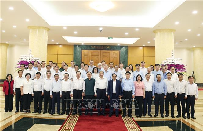 Bộ Chính trị cho ý kiến về công tác chuẩn bị Đại hội Đảng bộ thành phố Hà Nội và Đảng bộ TPHCM- Ảnh 6.