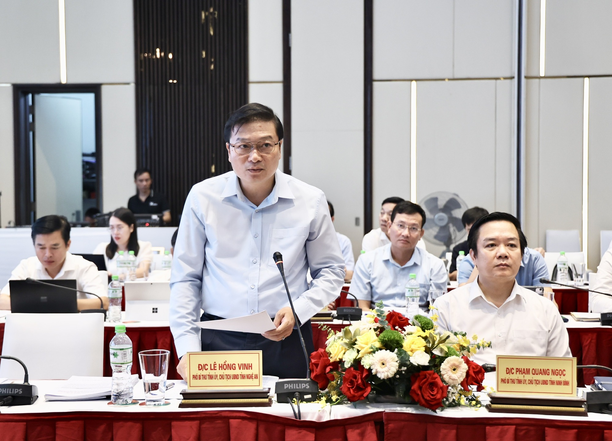Phó Thủ tướng Nguyễn Chí Dũng làm việc với 5 địa phương để 'gỡ vướng', thúc đẩy tăng trưởng- Ảnh 6. Phó Thủ tướng Nguyễn Chí Dũng làm việc với 5 địa phương để 'gỡ vướng', thúc đẩy tăng trưởng- Ảnh 6.