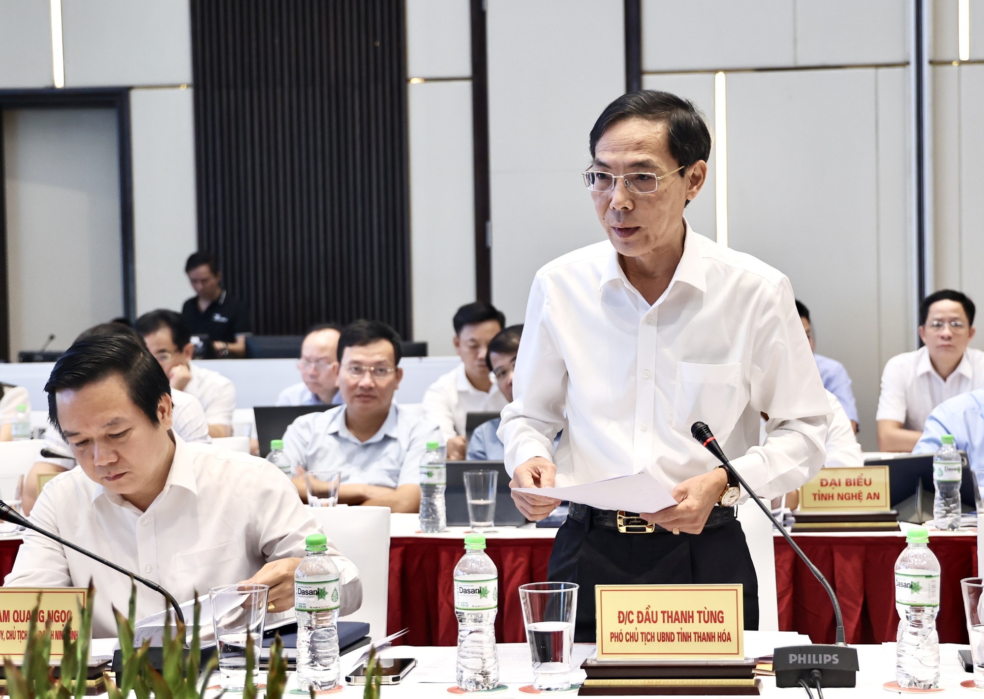 Phó Thủ tướng Nguyễn Chí Dũng làm việc với 5 địa phương để 'gỡ vướng', thúc đẩy tăng trưởng- Ảnh 5.