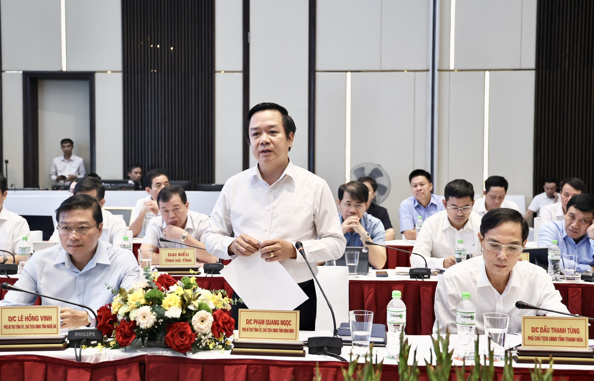 Phó Thủ tướng Nguyễn Chí Dũng làm việc với 5 địa phương để 'gỡ vướng', thúc đẩy tăng trưởng- Ảnh 4.