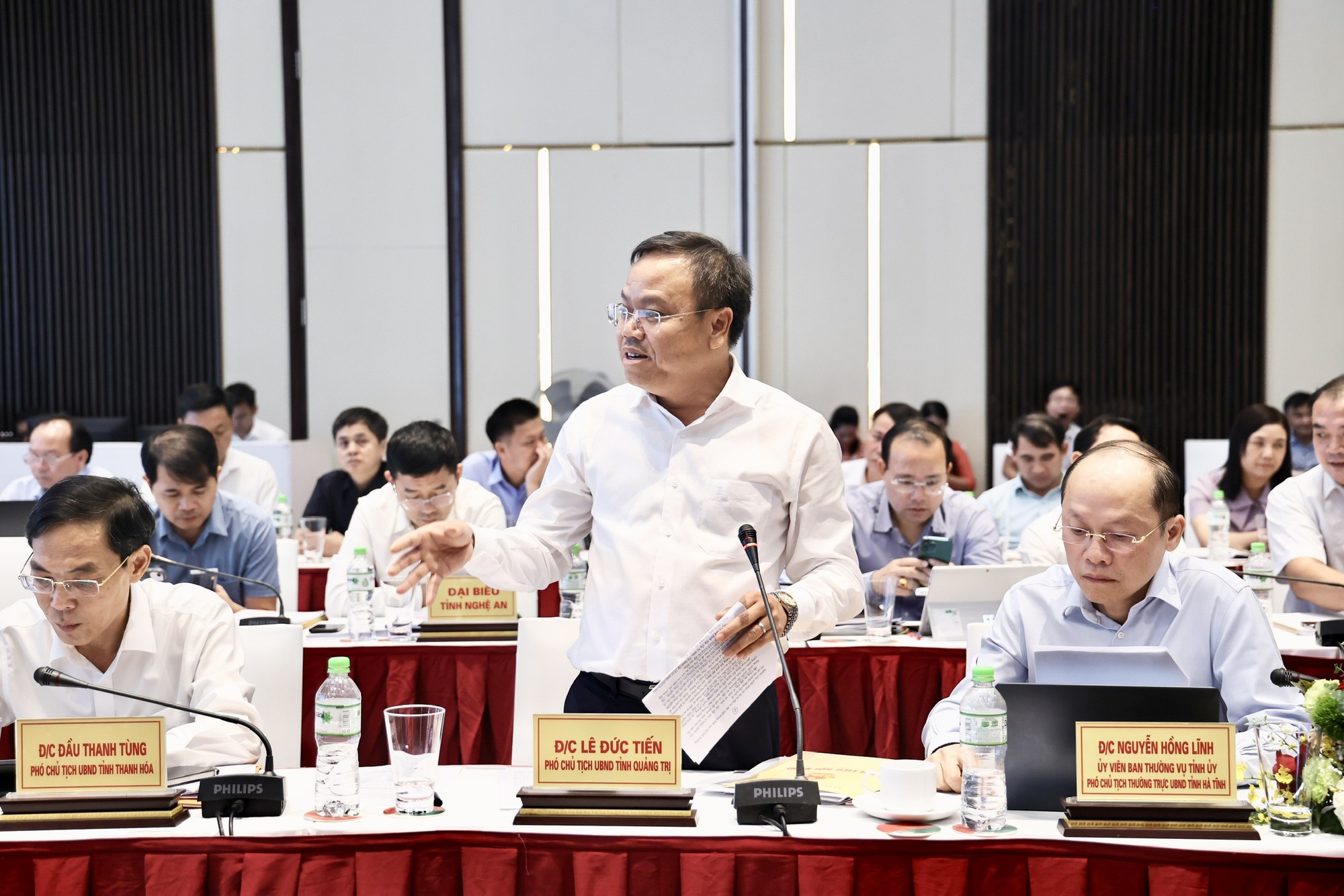 Phó Thủ tướng Nguyễn Chí Dũng làm việc với 5 địa phương để 'gỡ vướng', thúc đẩy tăng trưởng- Ảnh 8. Phó Thủ tướng Nguyễn Chí Dũng làm việc với 5 địa phương để 'gỡ vướng', thúc đẩy tăng trưởng- Ảnh 8.