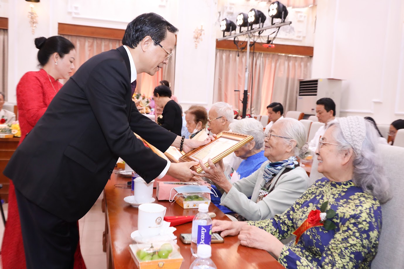 “Nhà giáo đi B” – dấu ấn Trường Sơn và lời tri ân từ Bộ GD&ĐT- Ảnh 7.