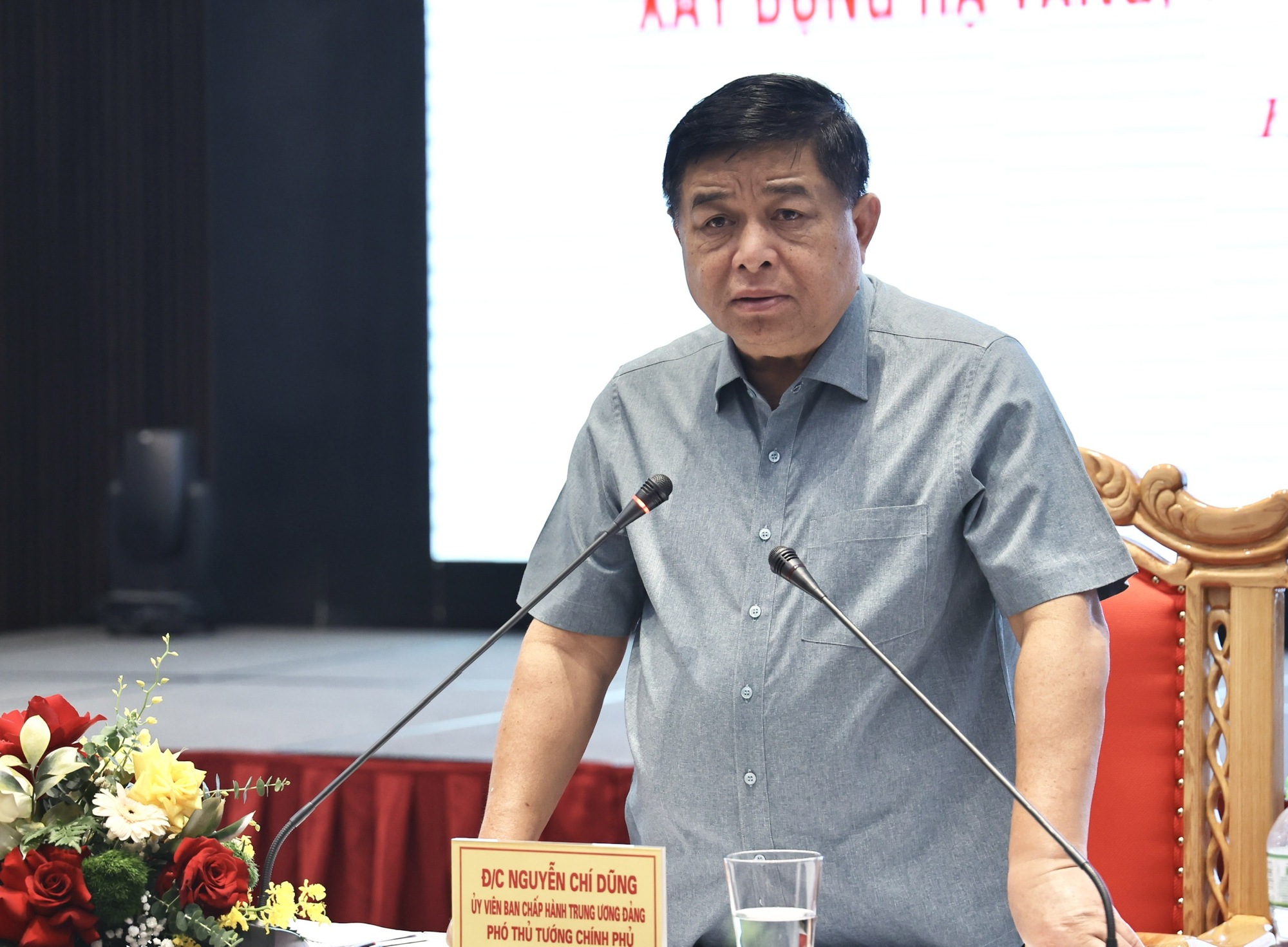Phó Thủ tướng Nguyễn Chí Dũng làm việc với 5 địa phương để 'gỡ vướng', thúc đẩy tăng trưởng- Ảnh 2. Phó Thủ tướng Nguyễn Chí Dũng làm việc với 5 địa phương để 'gỡ vướng', thúc đẩy tăng trưởng- Ảnh 2.