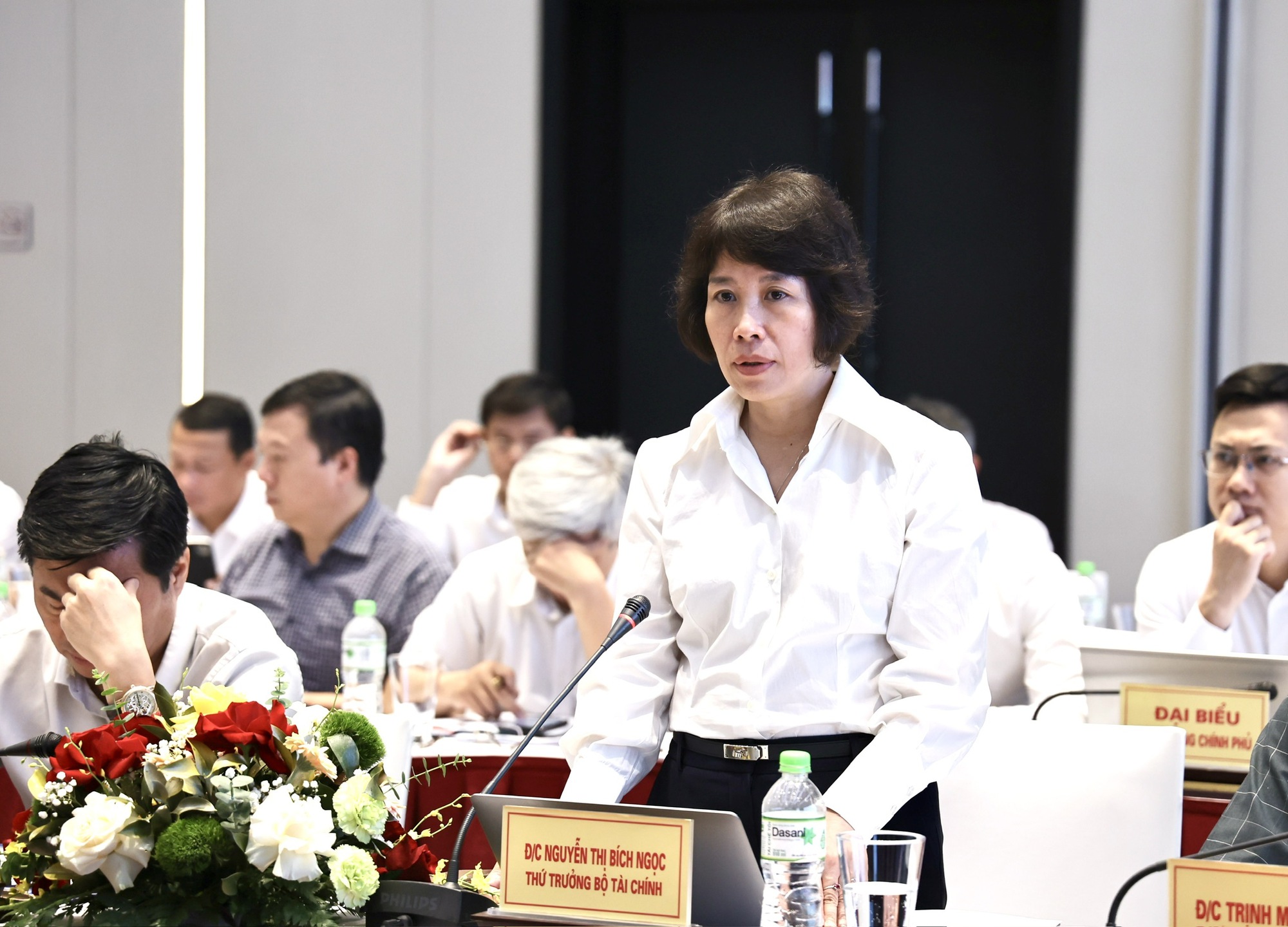 Phó Thủ tướng Nguyễn Chí Dũng làm việc với 5 địa phương để 'gỡ vướng', thúc đẩy tăng trưởng- Ảnh 3. Phó Thủ tướng Nguyễn Chí Dũng làm việc với 5 địa phương để 'gỡ vướng', thúc đẩy tăng trưởng- Ảnh 3.