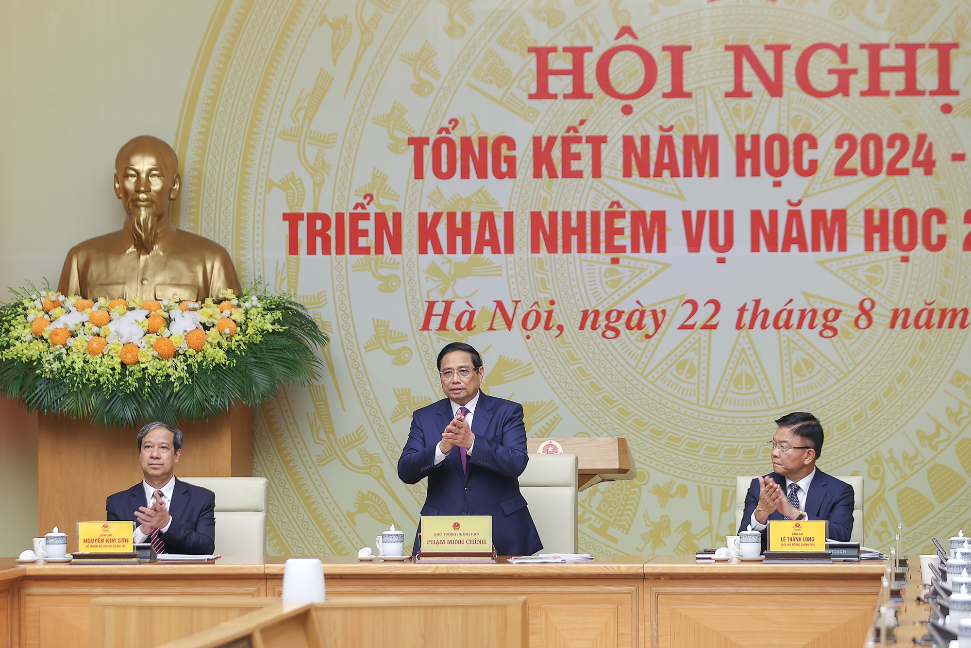 Thủ tướng: Hơn lúc nào hết, cần tập trung ưu tiên mọi nguồn lực cho giáo dục và đào tạo- Ảnh 1.