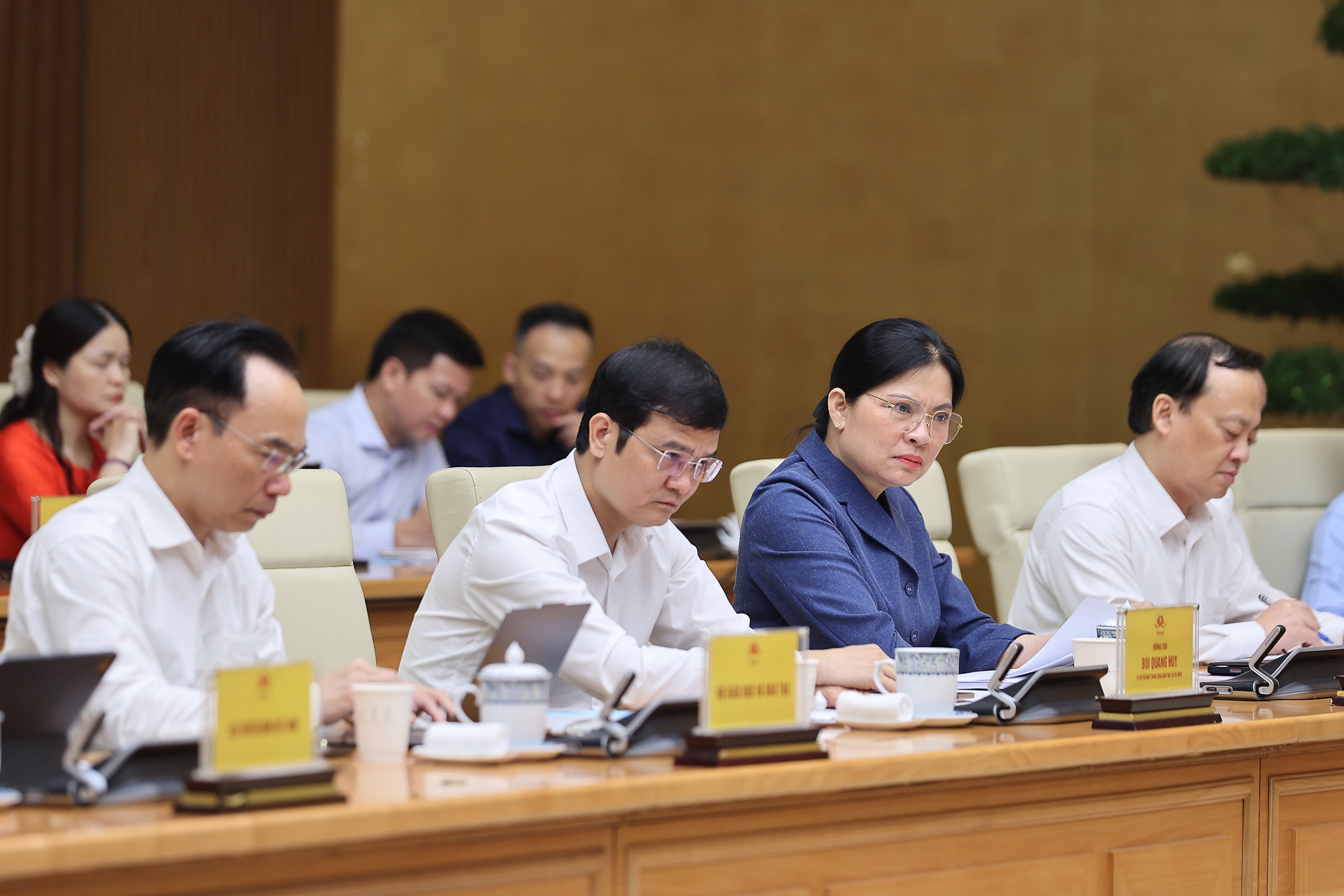 Thủ tướng: Hơn lúc nào hết, cần tập trung ưu tiên mọi nguồn lực cho giáo dục và đào tạo- Ảnh 7.