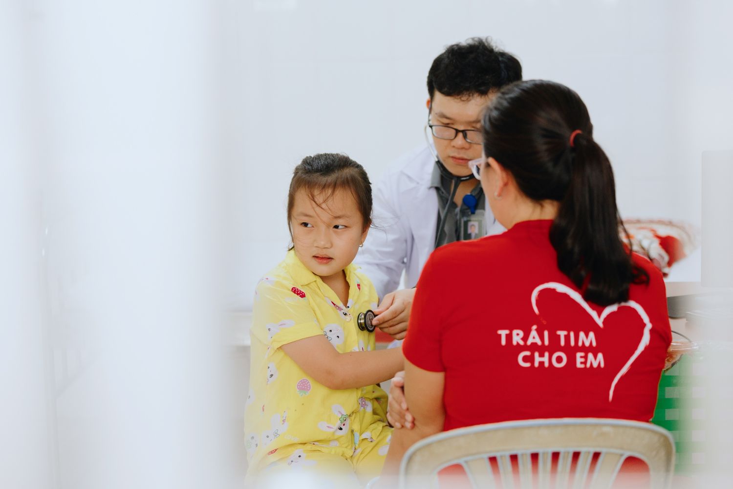 Năm thứ 18: Chương trình 'Trái tim cho em' đổi mới để giúp được nhiều trẻ em nghèo hơn nữa- Ảnh 2. Năm thứ 18: Chương trình 'Trái tim cho em' đổi mới để giúp được nhiều trẻ em nghèo hơn nữa- Ảnh 2.
