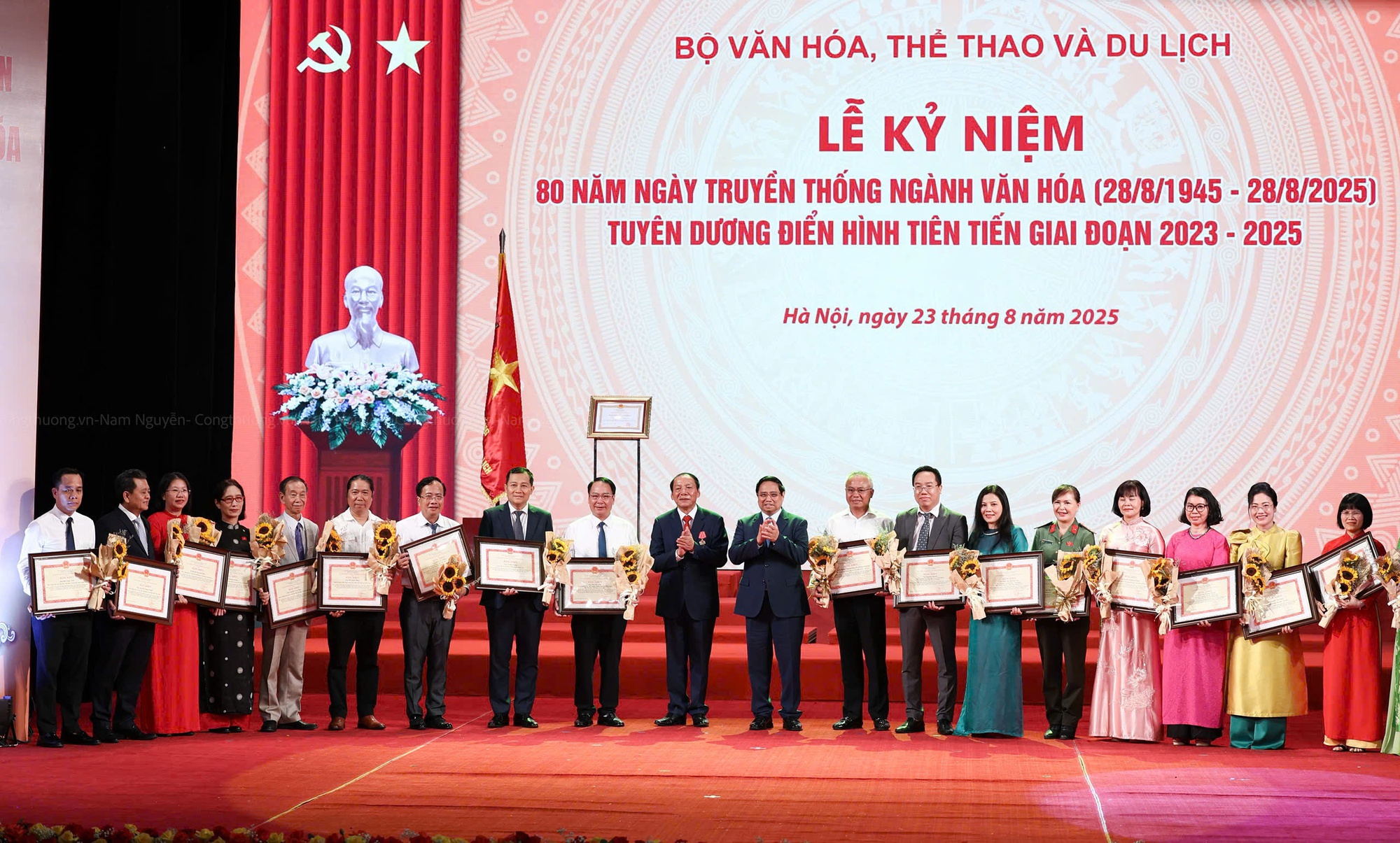 Văn hóa là sức mạnh mềm, là 'năng lượng gốc' vô tận của dân tộc Việt Nam- Ảnh 5.