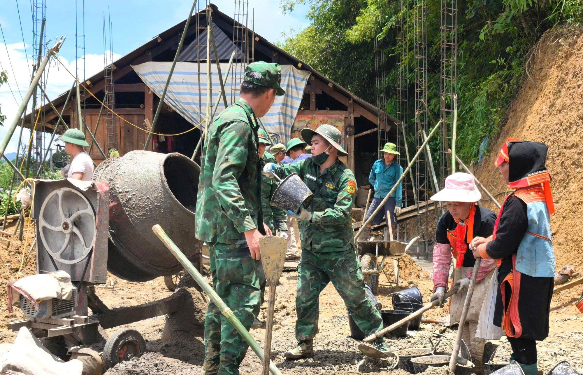 Sức mạnh đồng lòng: Cả nước ‘về đích’ trước hạn trong hành trình xóa nhà tạm- Ảnh 5. Sức mạnh đồng lòng: Cả nước ‘về đích’ trước hạn trong hành trình xóa nhà tạm- Ảnh 5.